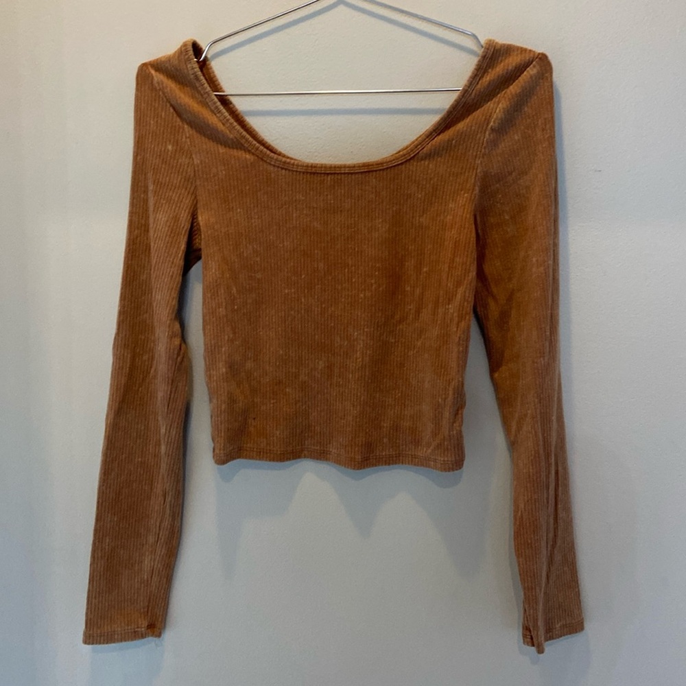 Cropped long sleeve shirt